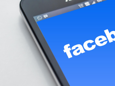 With over 2.8 billion active monthly users, Facebook is an excellent social media for businesses to use to attract new customers through quality content.